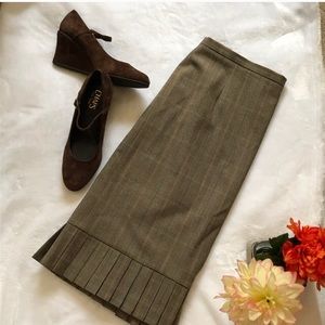 🛍Rafaella Plaid Skirt w. Pleated Hem Detail